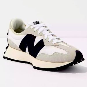 New Balance 327 - Size 7